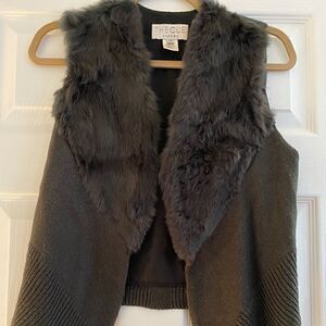 Rabbit trim vest   